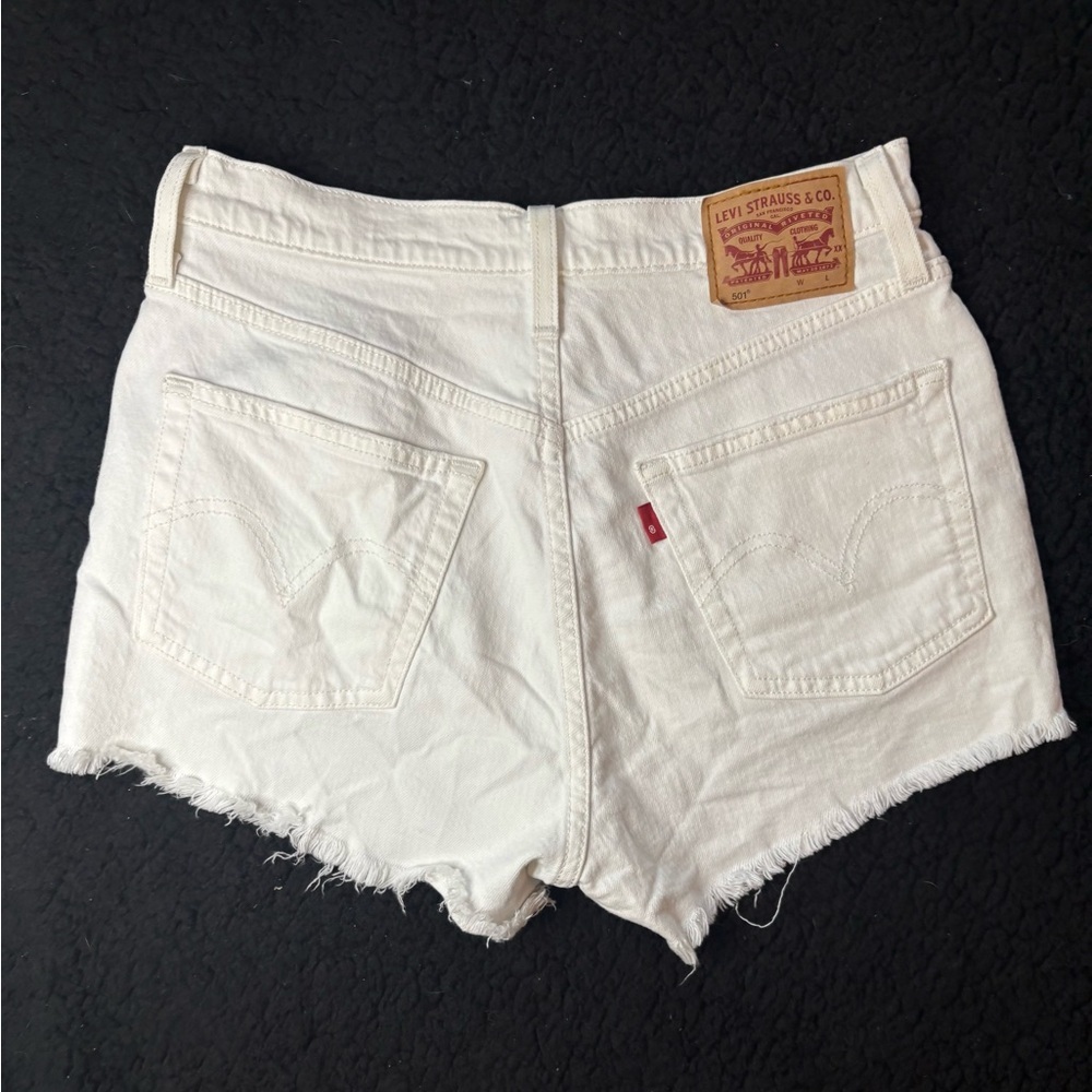 Levi's White Frayed Hem Jean Shorts - Picture 5 of 9